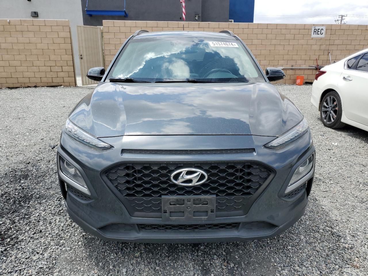 Photo 4 VIN: KM8K22AAXJU078197 - HYUNDAI KONA 