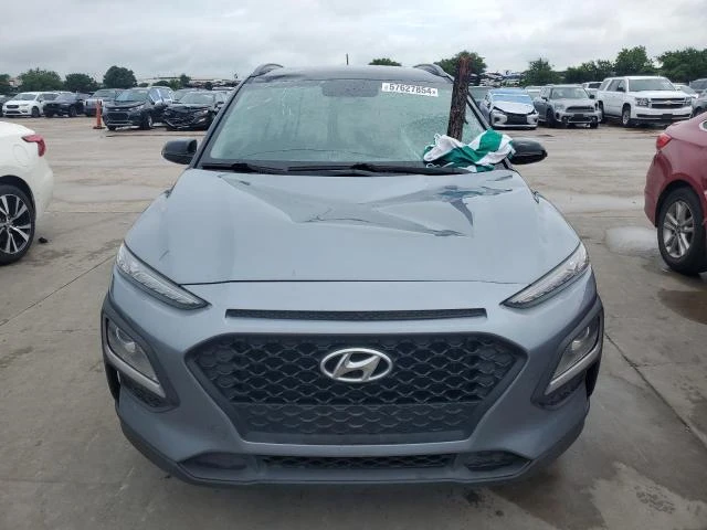 Photo 4 VIN: KM8K22AAXJU137247 - HYUNDAI KONA SEL 