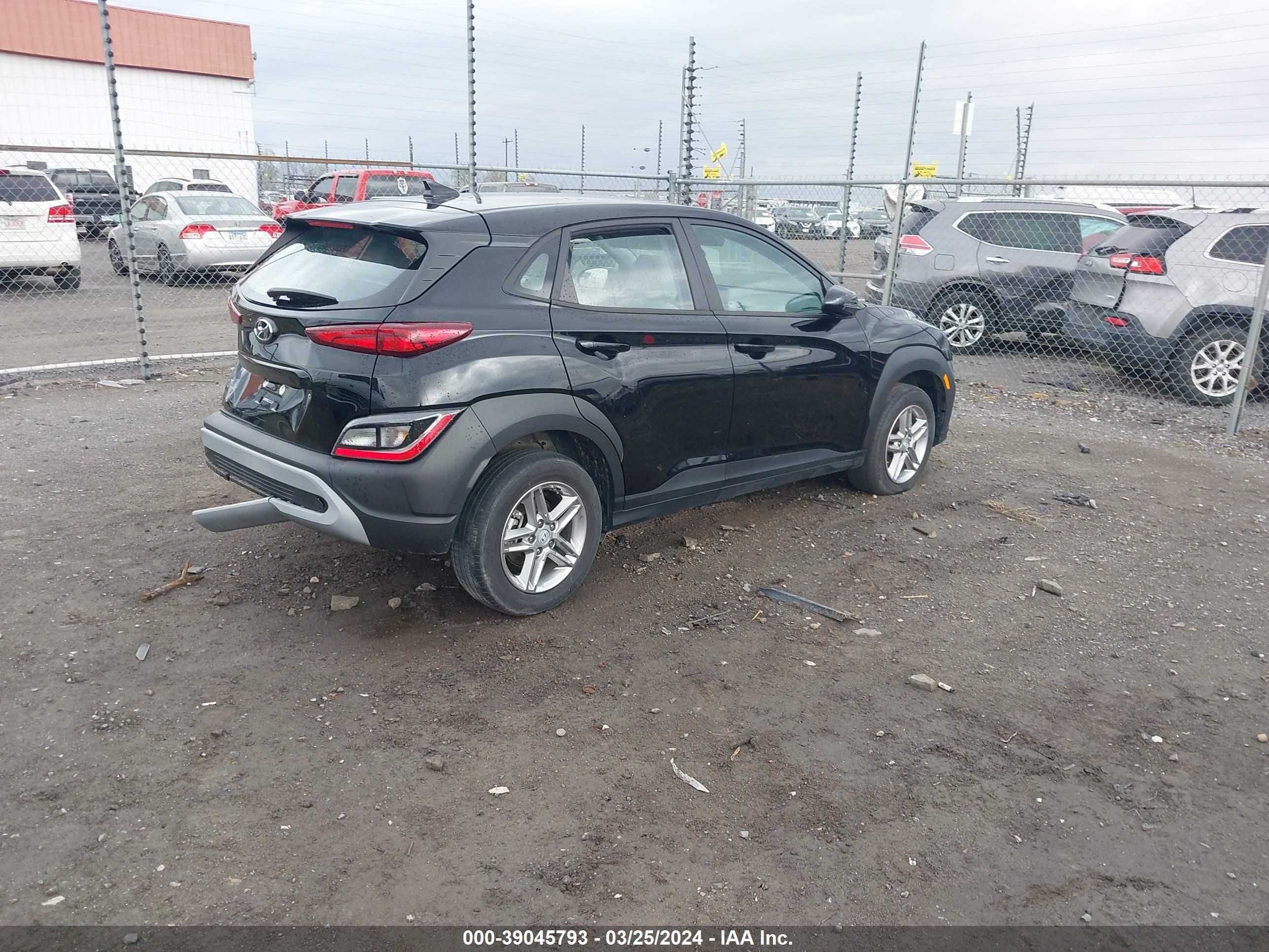 Photo 3 VIN: KM8K22AB4NU820110 - HYUNDAI KONA 