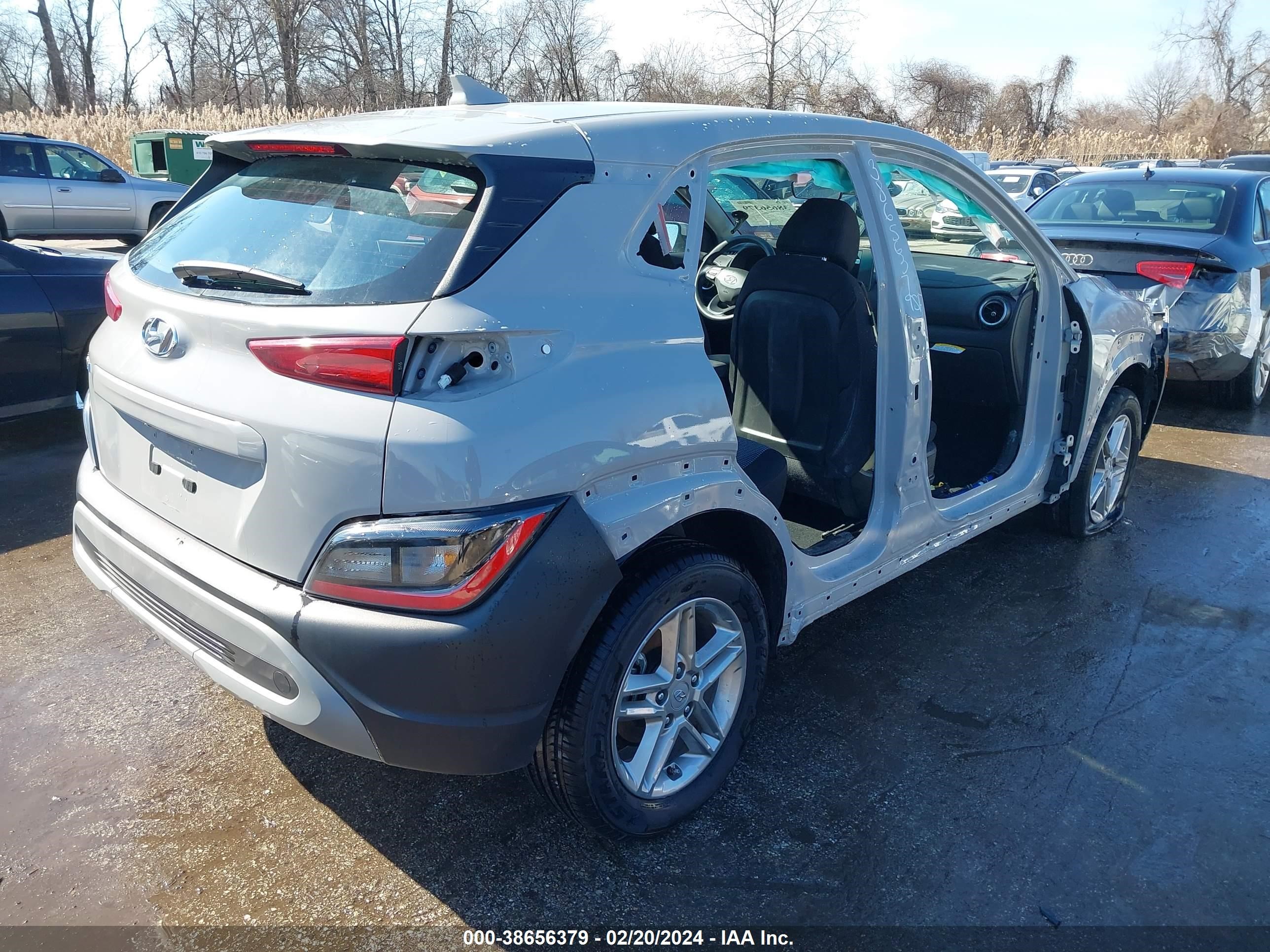 Photo 3 VIN: KM8K22AB4PU035539 - HYUNDAI KONA 