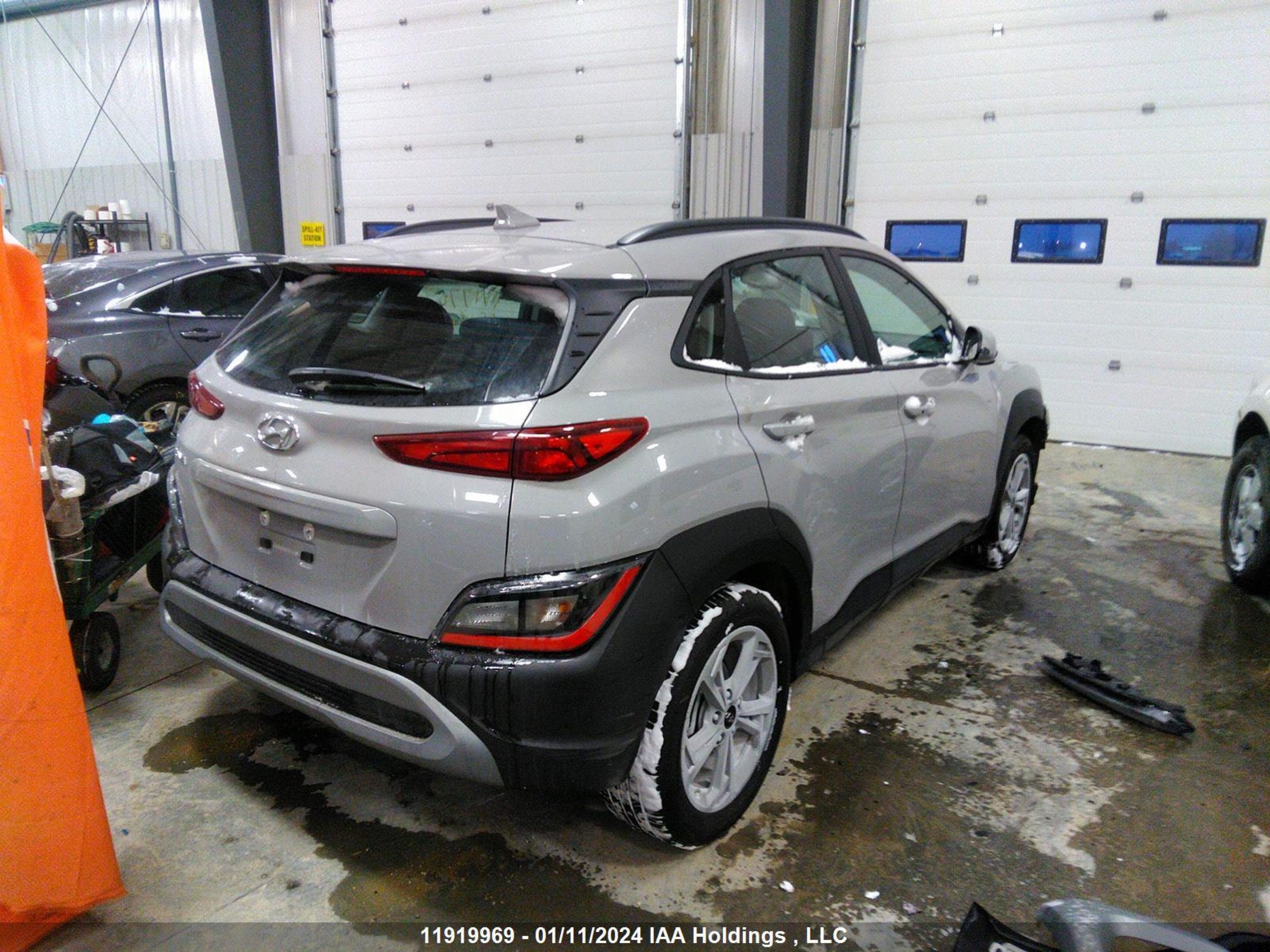 Photo 3 VIN: KM8K22AB5PU946141 - HYUNDAI KONA 