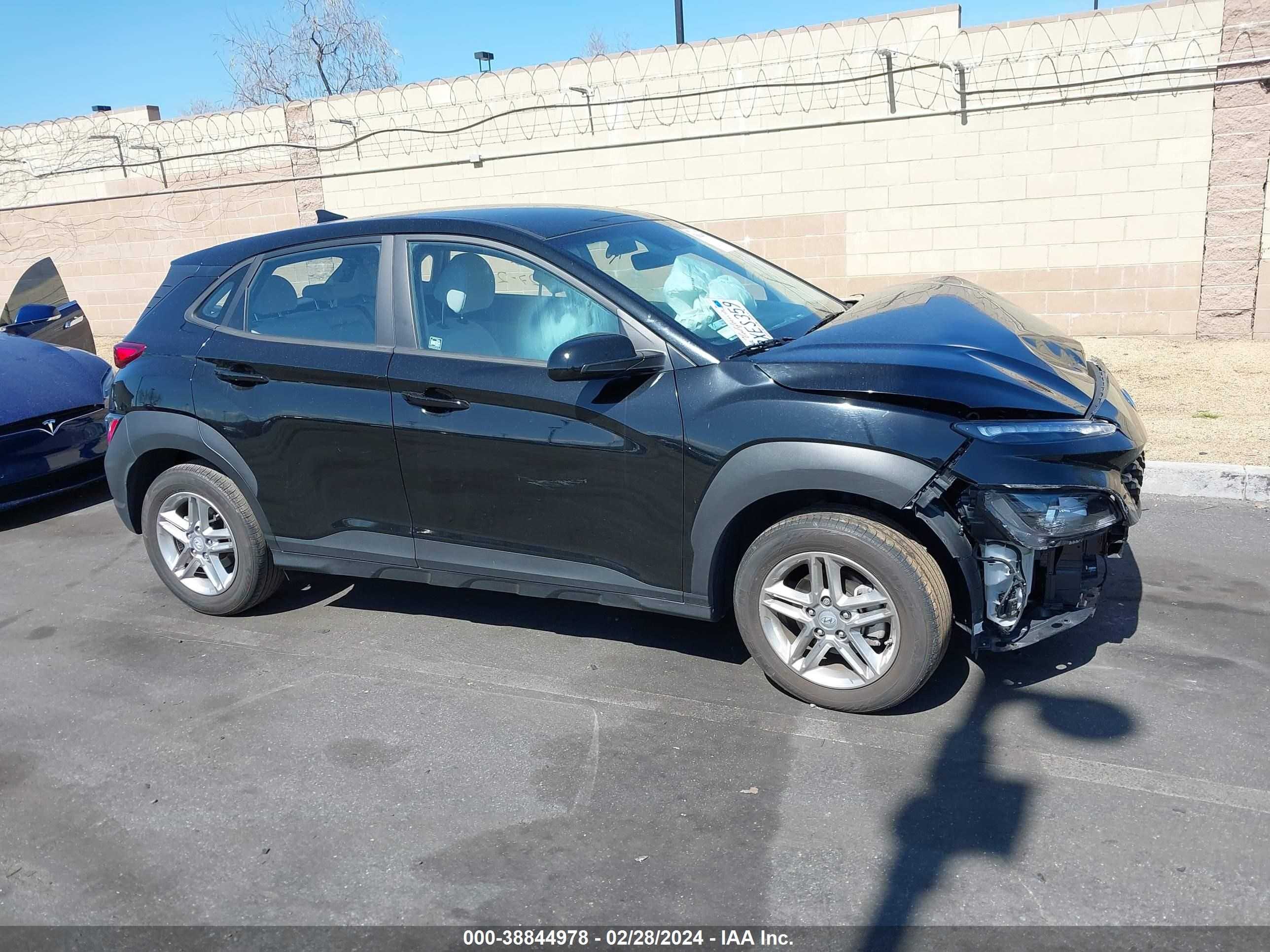 Photo 12 VIN: KM8K22AB8NU764995 - HYUNDAI KONA 