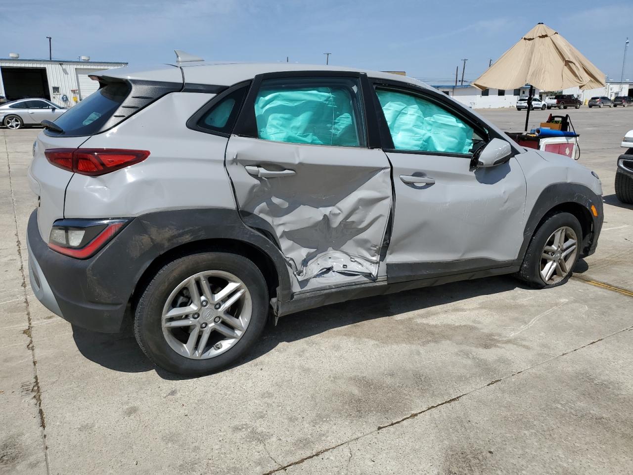 Photo 2 VIN: KM8K22AB9PU980843 - HYUNDAI KONA 