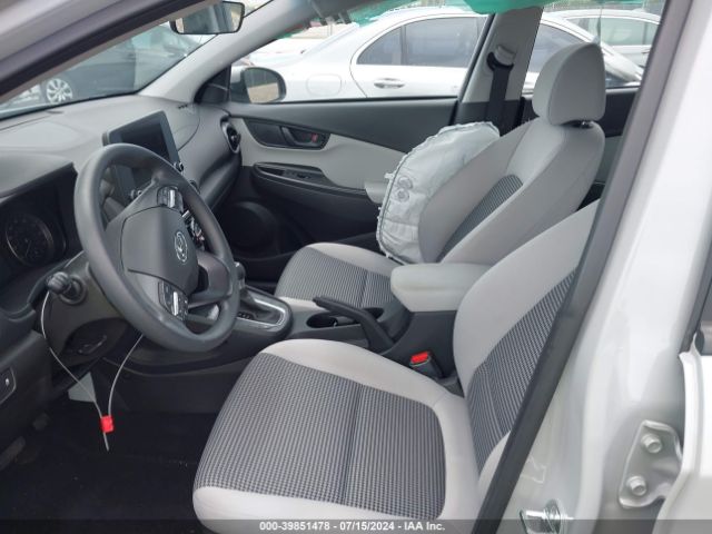 Photo 4 VIN: KM8K22ABXPU979037 - HYUNDAI KONA 