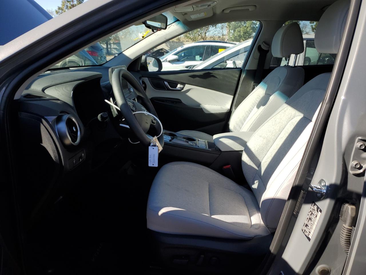 Photo 6 VIN: KM8K23AG0PU183558 - HYUNDAI KONA 