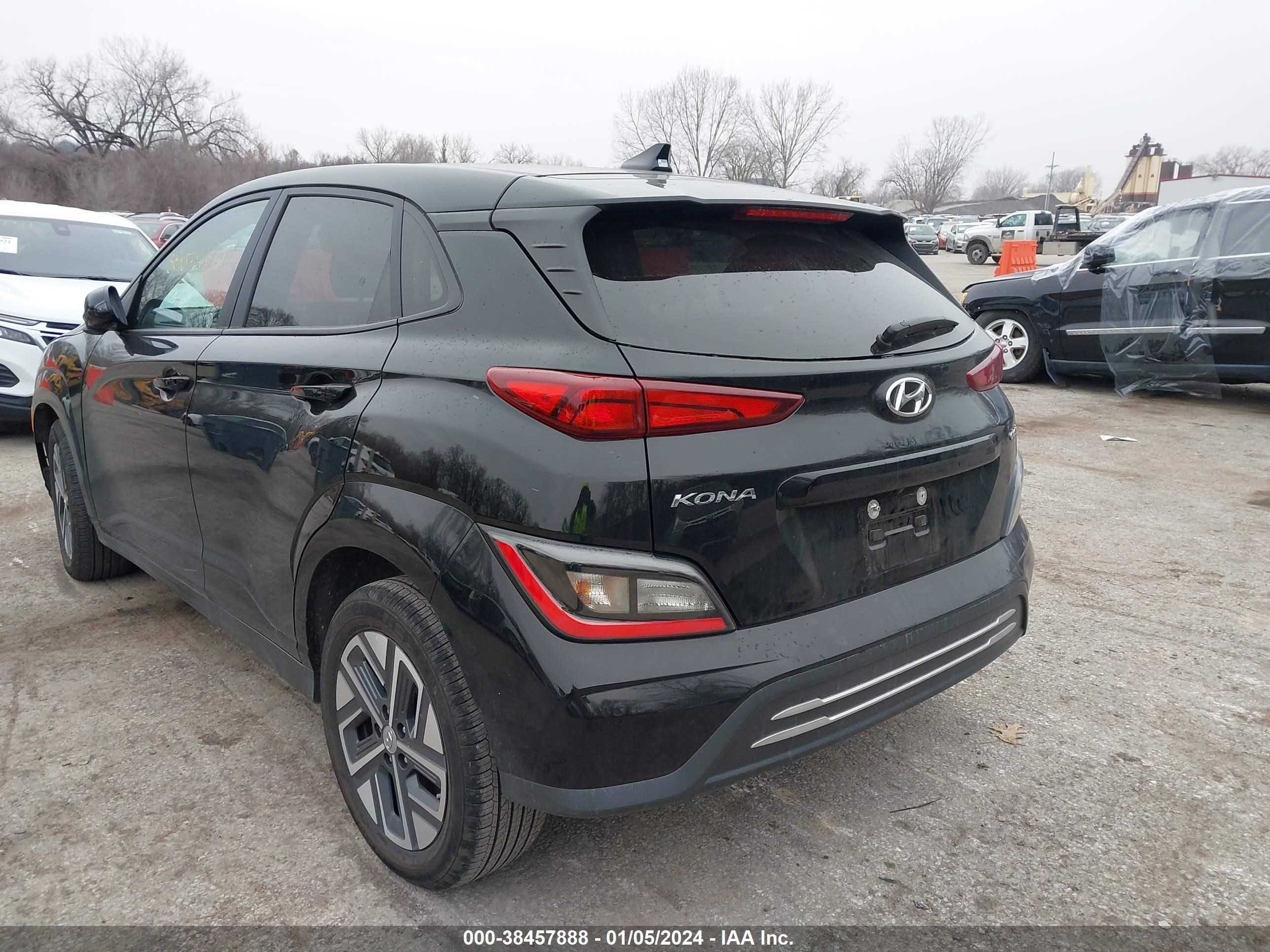 Photo 2 VIN: KM8K23AG3PU180587 - HYUNDAI KONA 