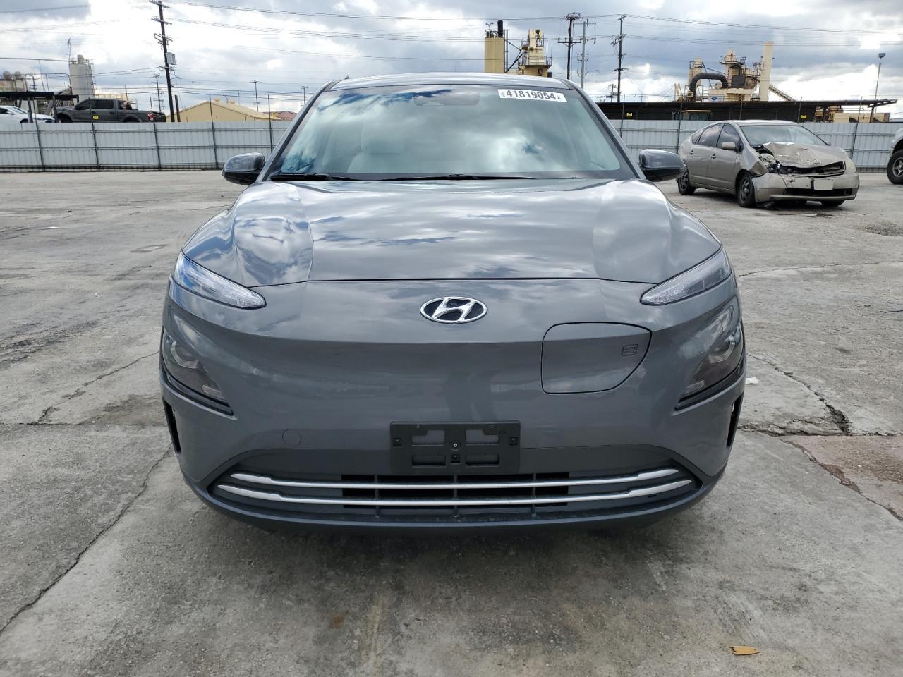 Photo 4 VIN: KM8K23AG5PU183569 - HYUNDAI KONA 