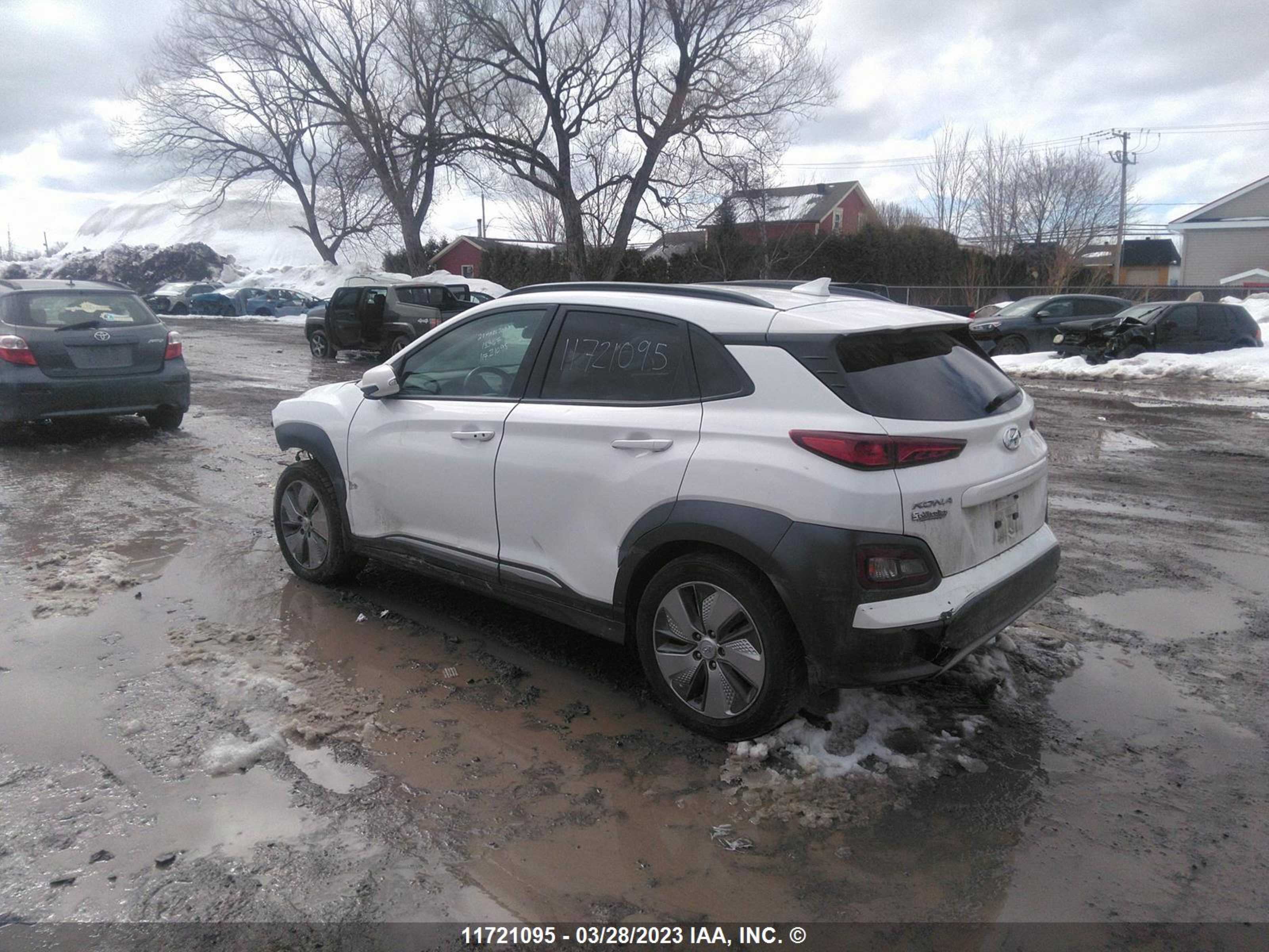 Photo 2 VIN: KM8K23AG6MU133467 - HYUNDAI KONA 