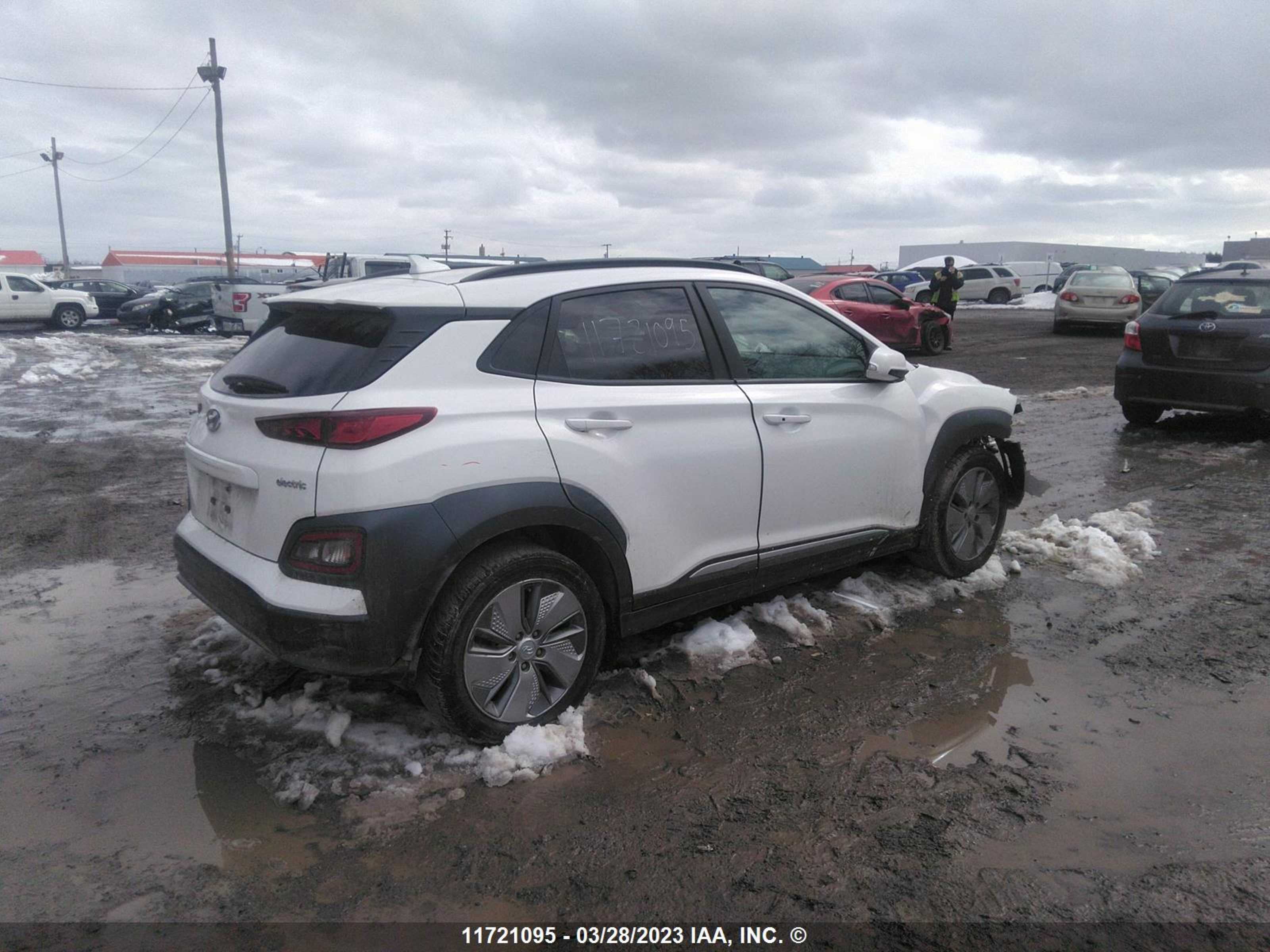 Photo 3 VIN: KM8K23AG6MU133467 - HYUNDAI KONA 