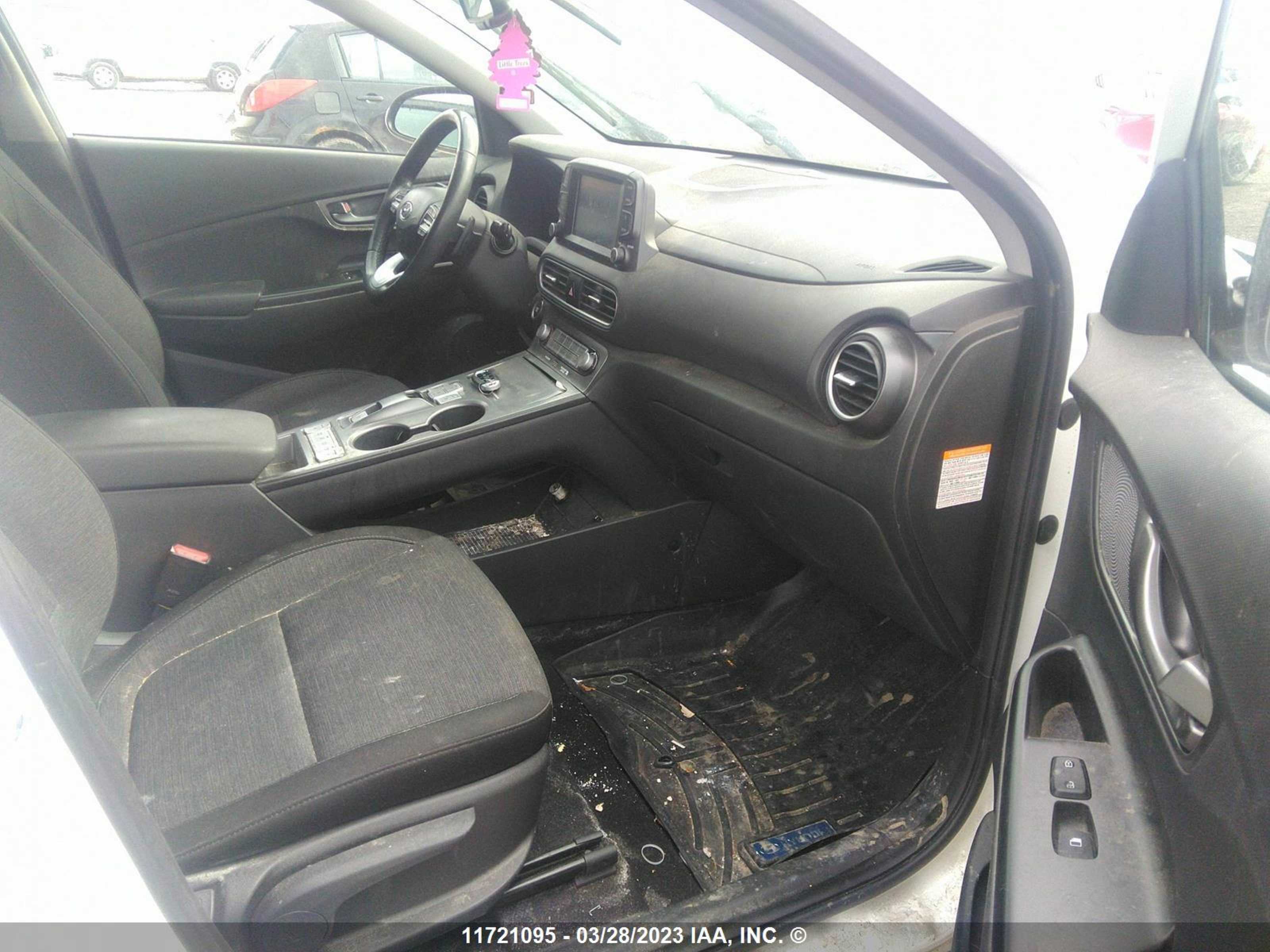 Photo 4 VIN: KM8K23AG6MU133467 - HYUNDAI KONA 