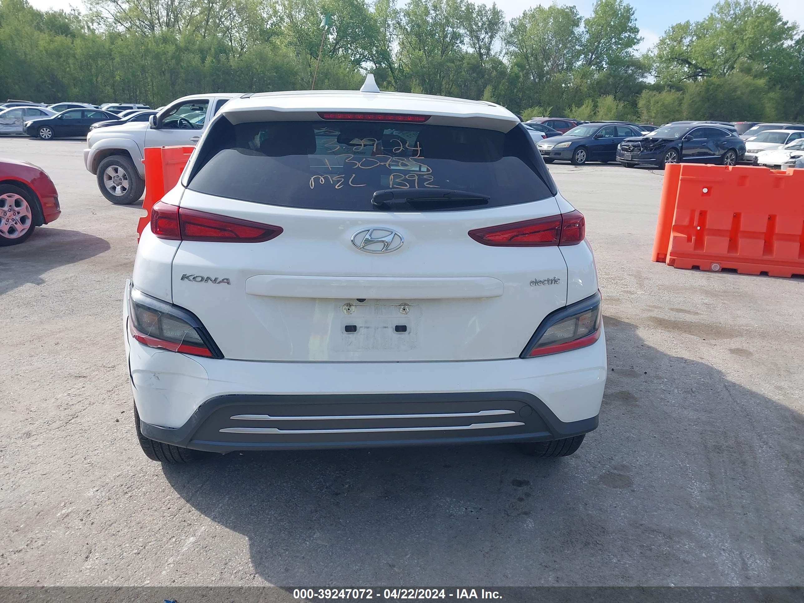 Photo 16 VIN: KM8K23AG7PU180561 - HYUNDAI KONA 