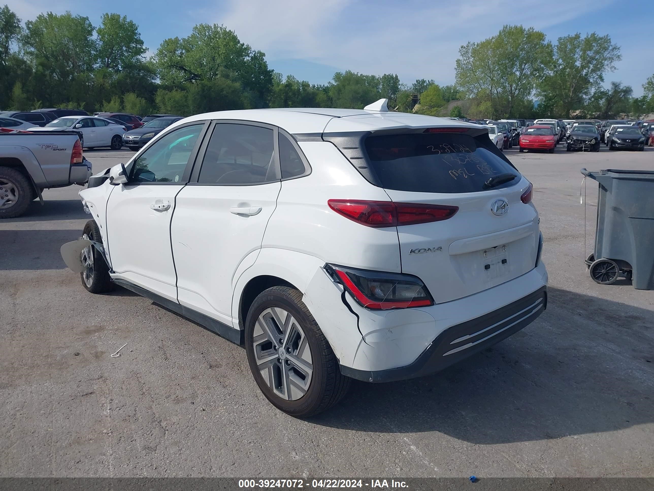 Photo 2 VIN: KM8K23AG7PU180561 - HYUNDAI KONA 