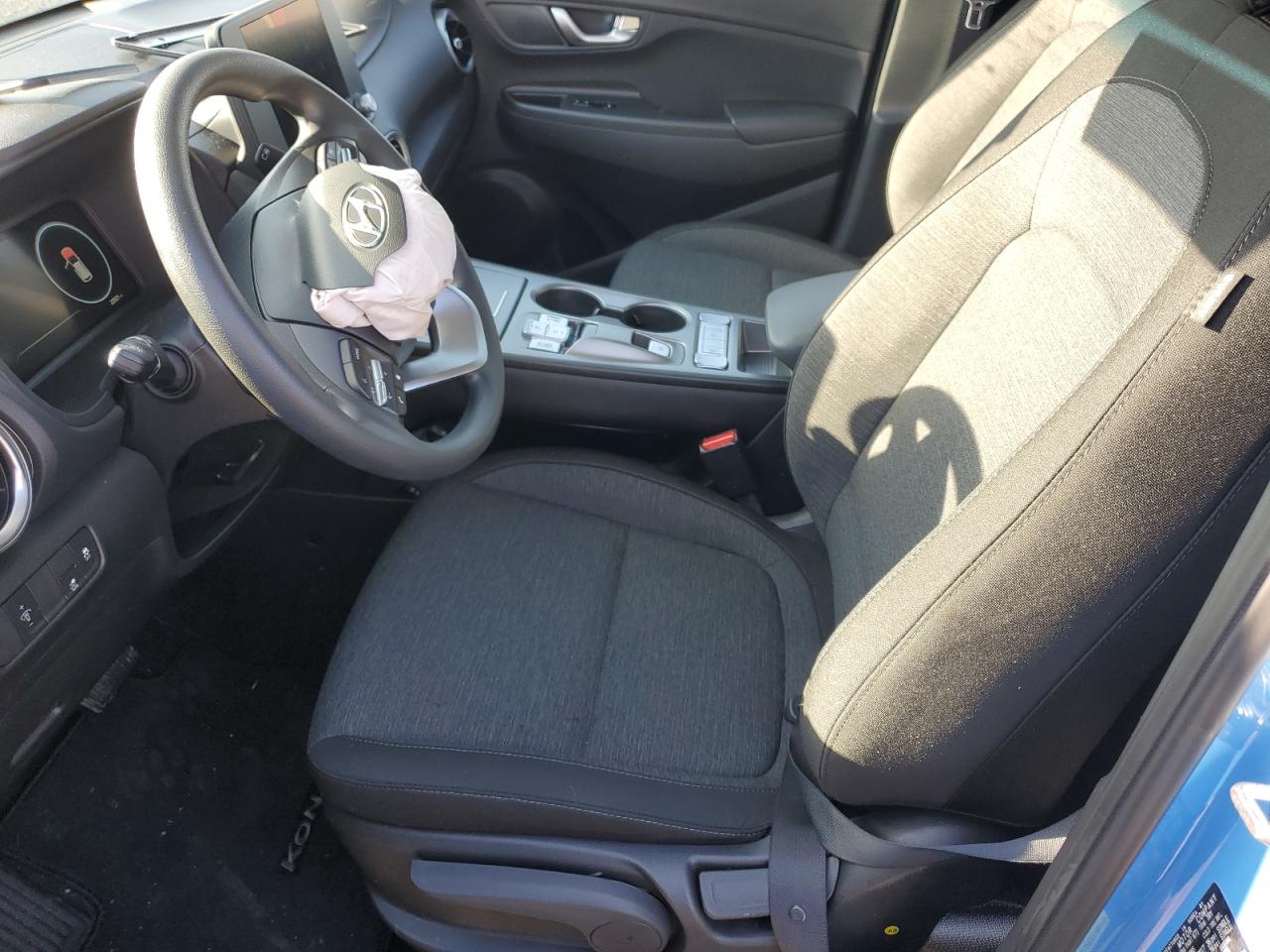 Photo 6 VIN: KM8K23AG9NU152273 - HYUNDAI KONA 