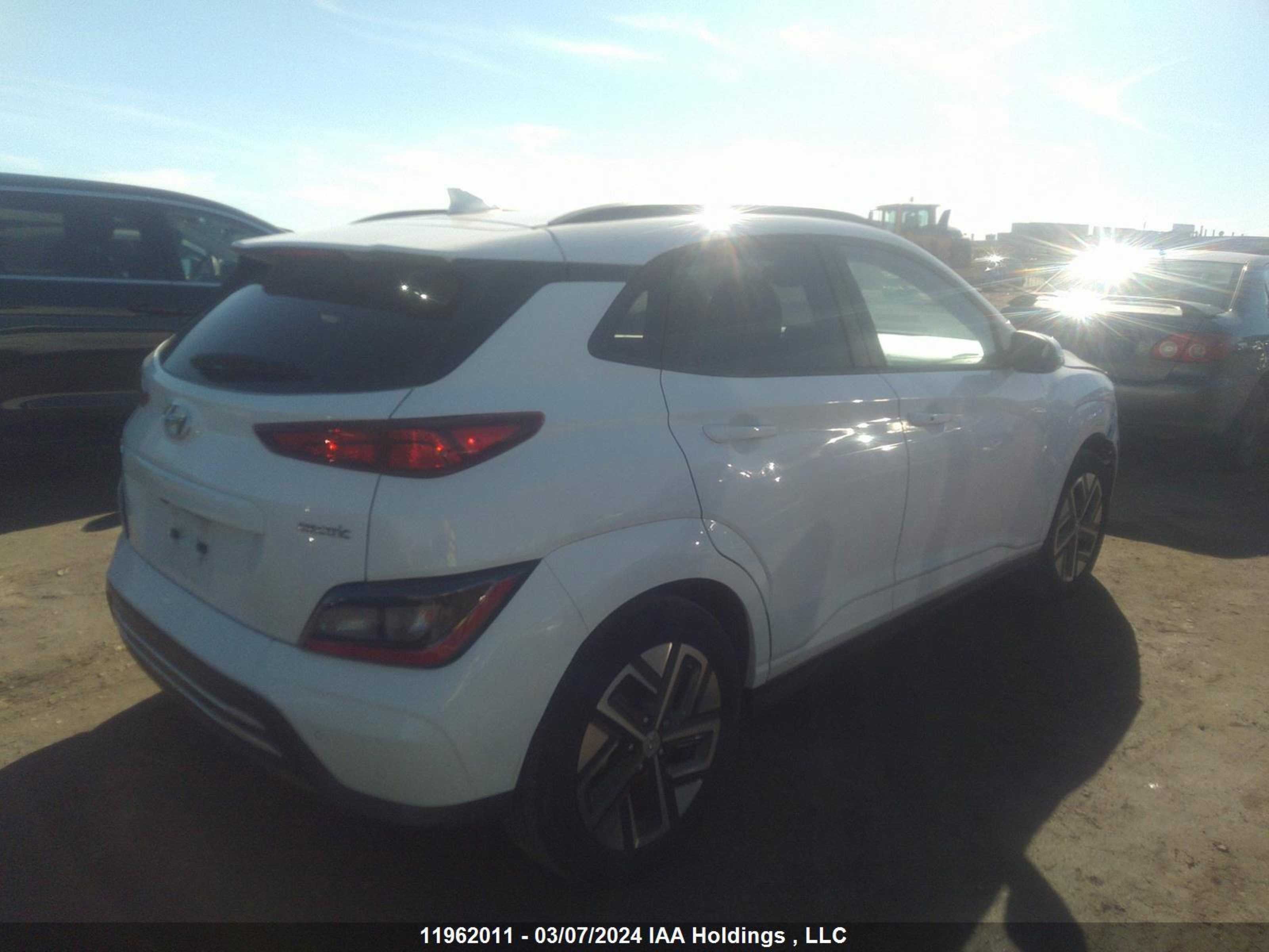 Photo 3 VIN: KM8K23AGXPU176228 - HYUNDAI KONA 