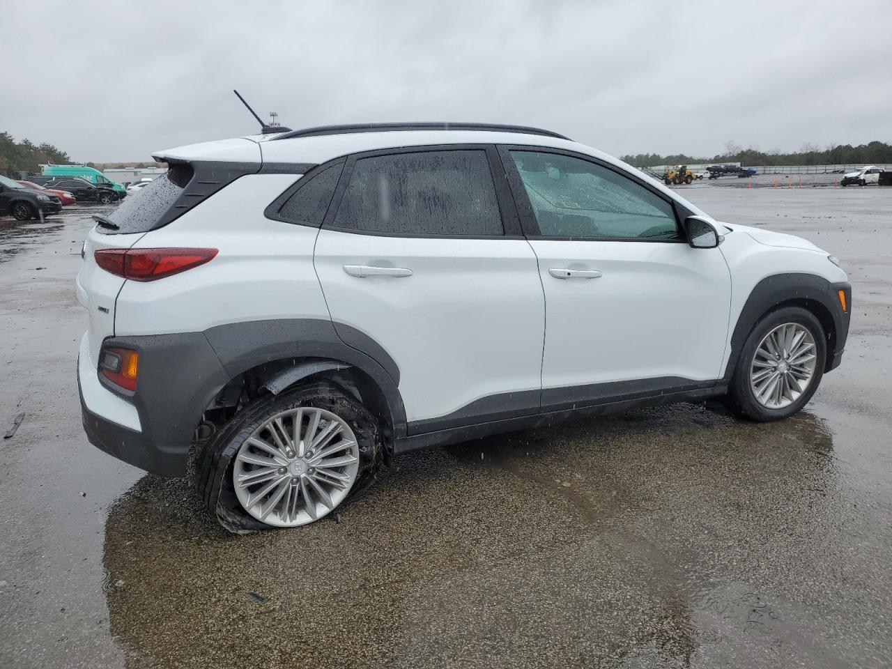 Photo 2 VIN: KM8K2CAA3LU553830 - HYUNDAI KONA 