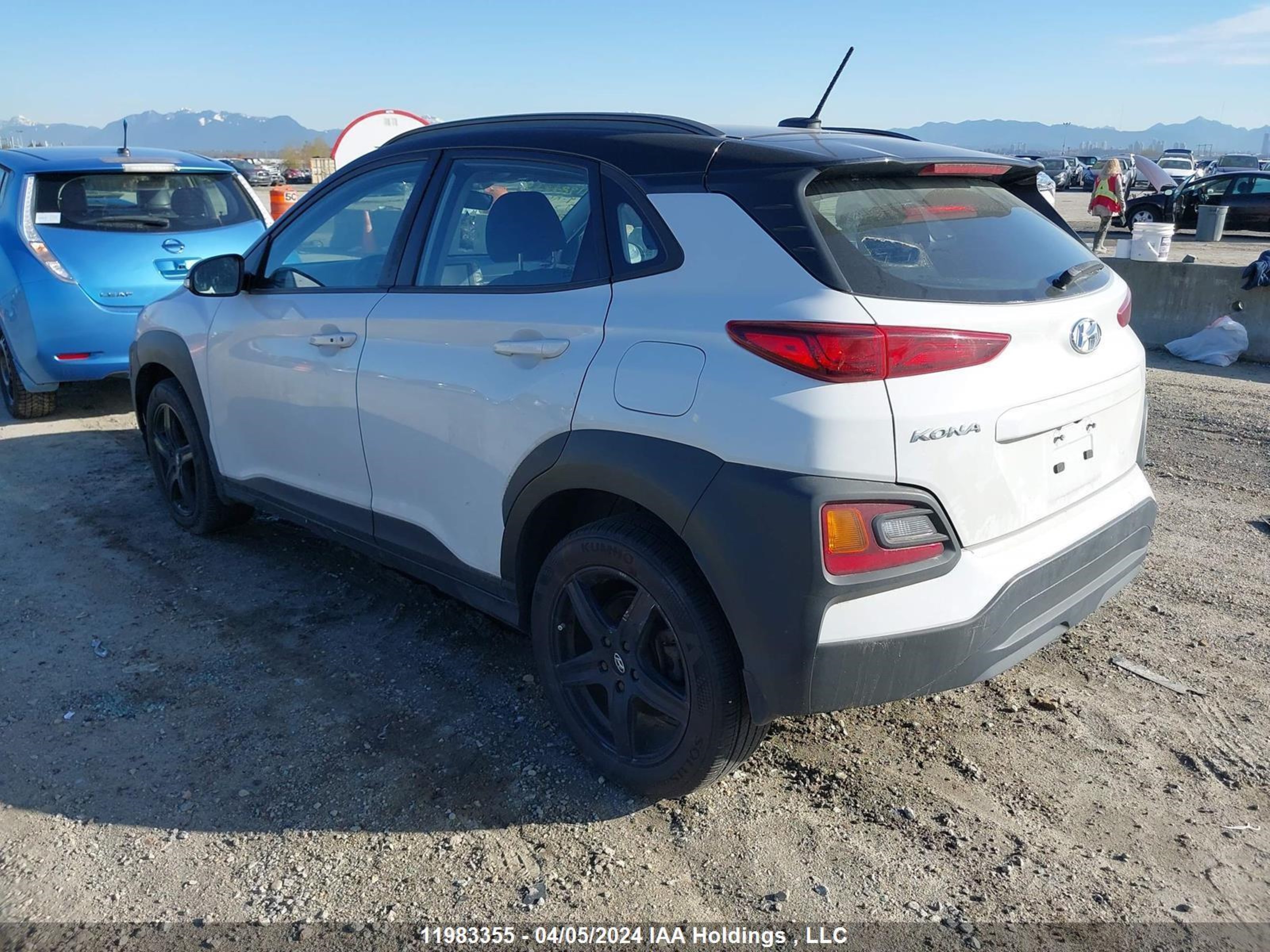 Photo 2 VIN: KM8K2CAA4KU361511 - HYUNDAI KONA 