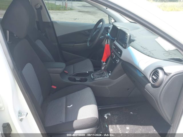 Photo 4 VIN: KM8K2CAA4MU715465 - HYUNDAI KONA 