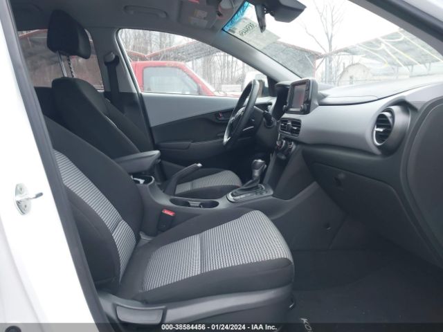 Photo 4 VIN: KM8K2CAA4MU730810 - HYUNDAI KONA 