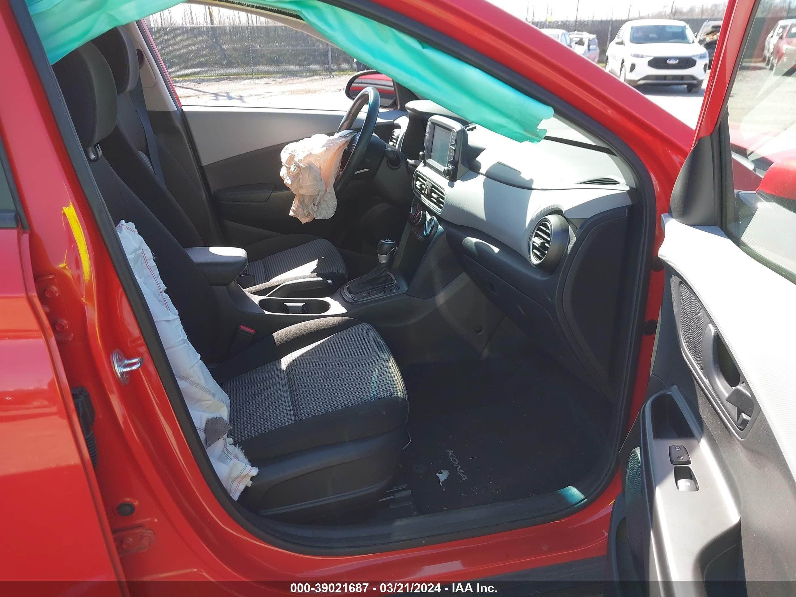 Photo 4 VIN: KM8K2CAA5KU323477 - HYUNDAI KONA 