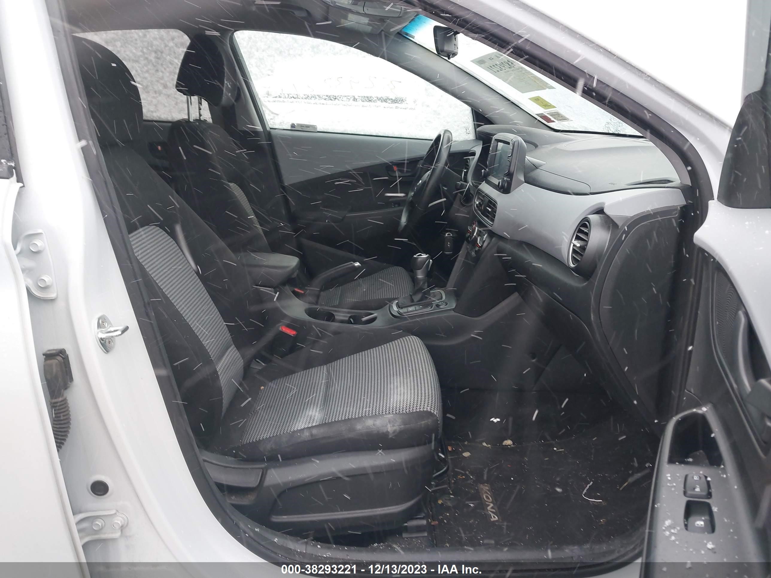 Photo 4 VIN: KM8K2CAA6MU657276 - HYUNDAI KONA 