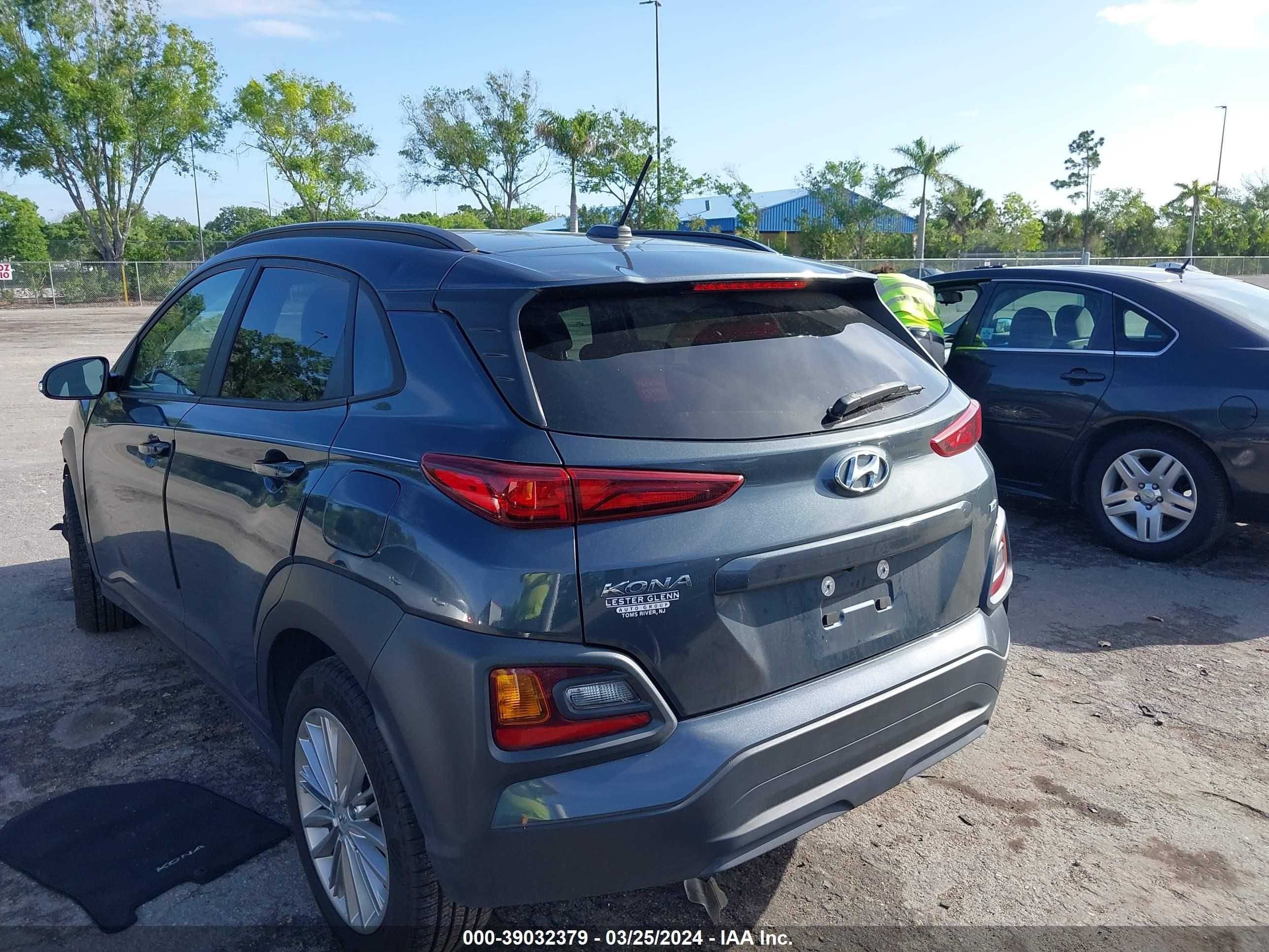 Photo 2 VIN: KM8K2CAA7MU649381 - HYUNDAI KONA 