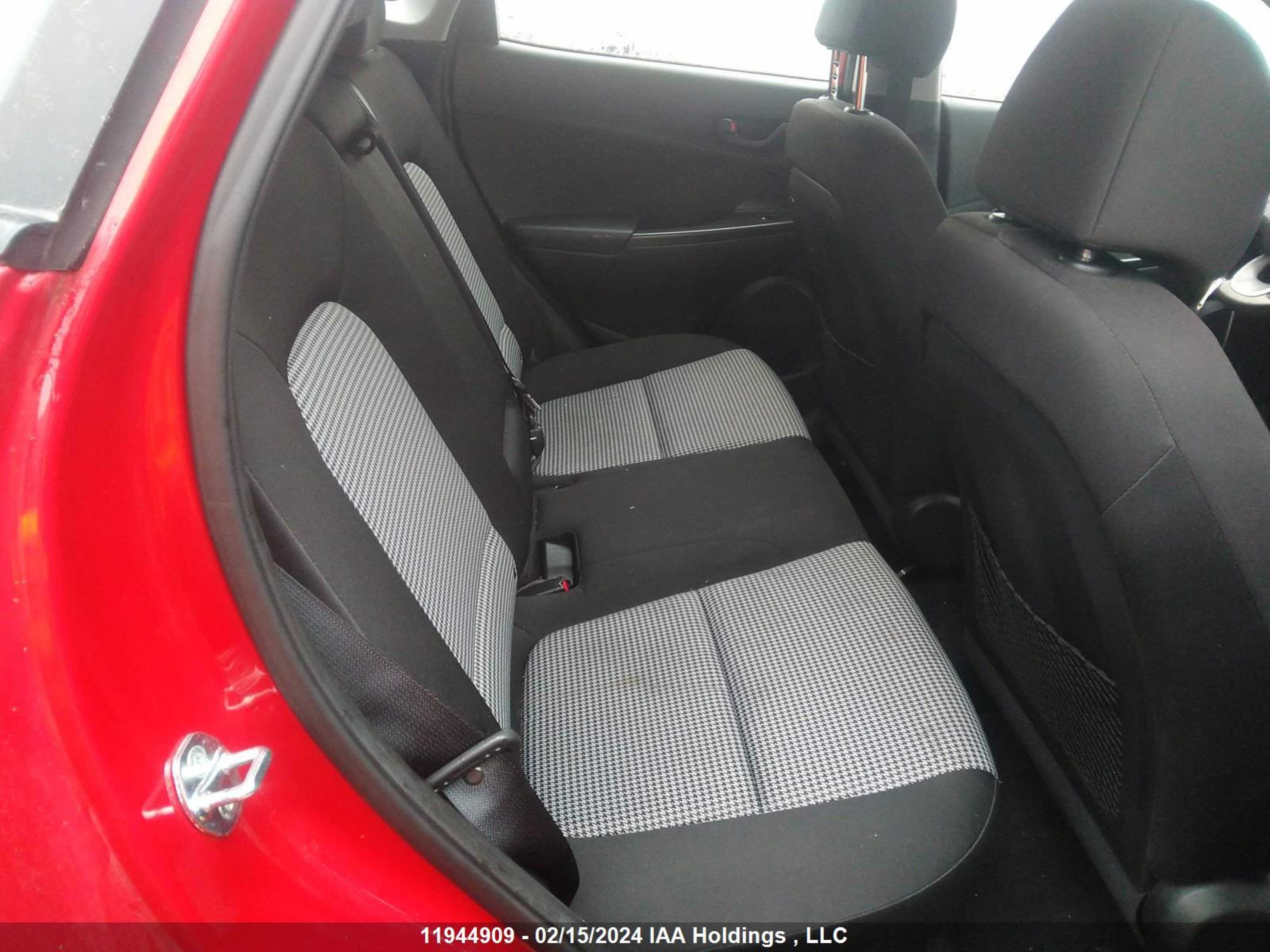 Photo 7 VIN: KM8K2CAA8MU674385 - HYUNDAI KONA 