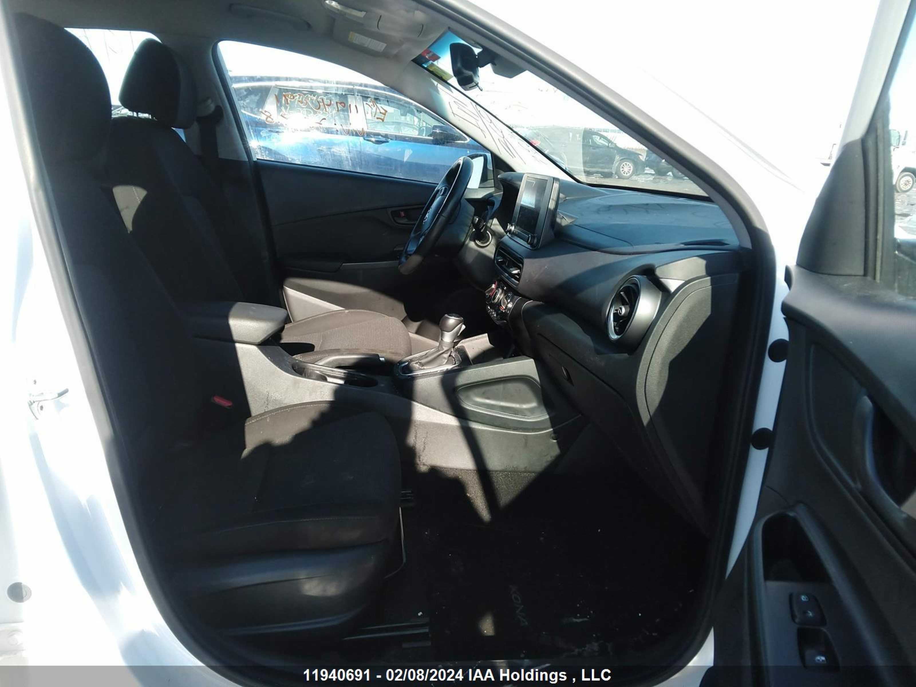 Photo 4 VIN: KM8K2CAB3NU769818 - HYUNDAI KONA 