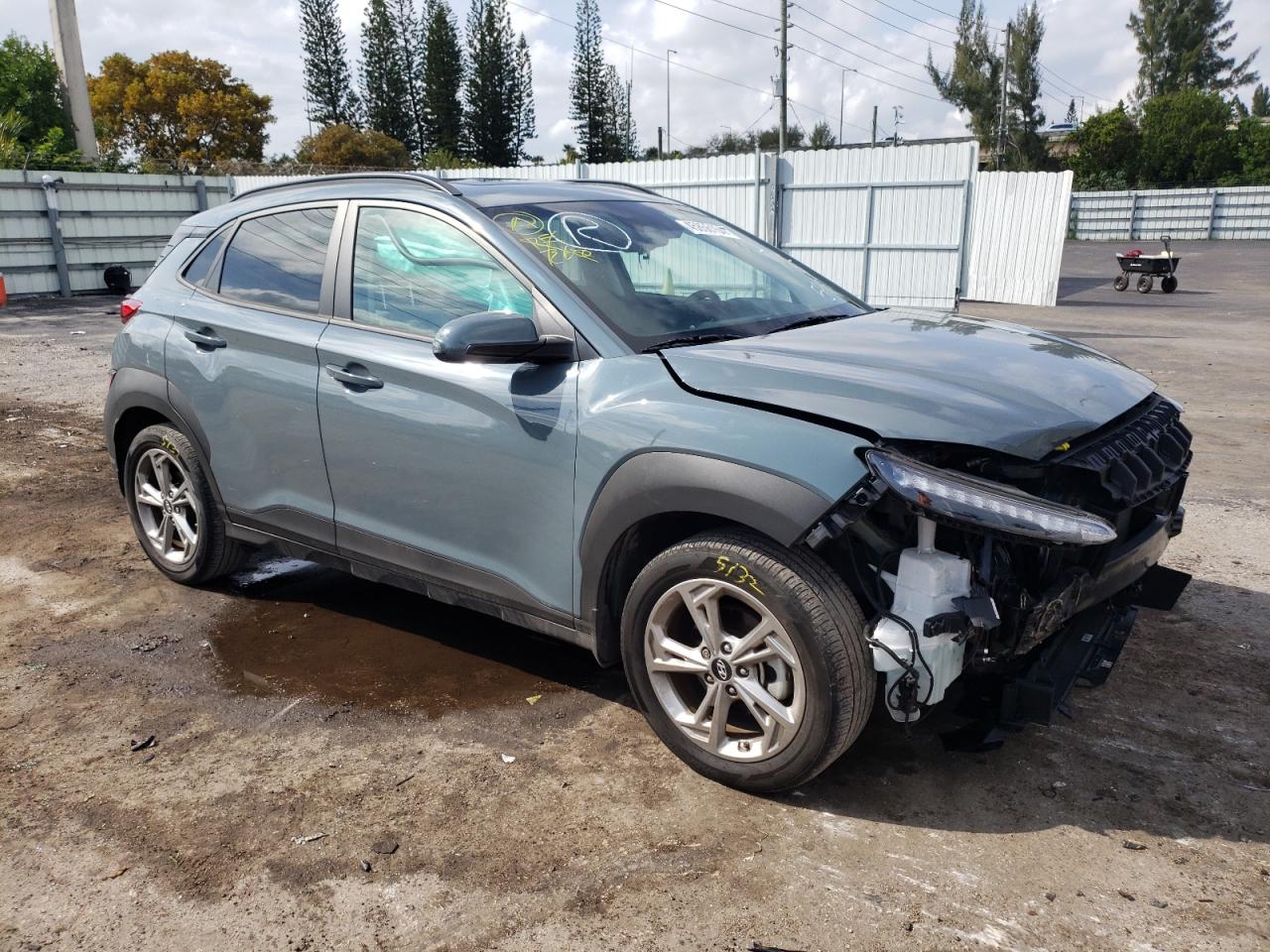 Photo 3 VIN: KM8K32AB3NU915951 - HYUNDAI KONA 