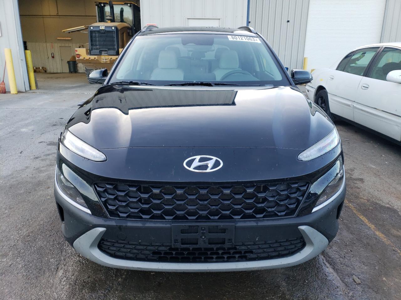 Photo 4 VIN: KM8K32AB5NU850701 - HYUNDAI KONA 