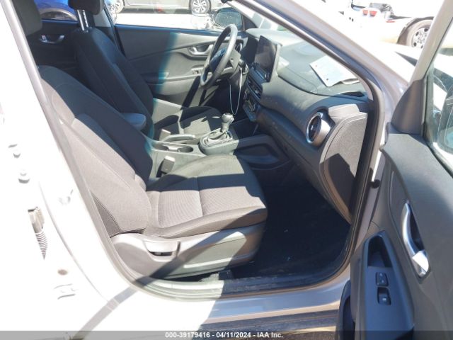 Photo 4 VIN: KM8K32AB5PU042979 - HYUNDAI KONA 