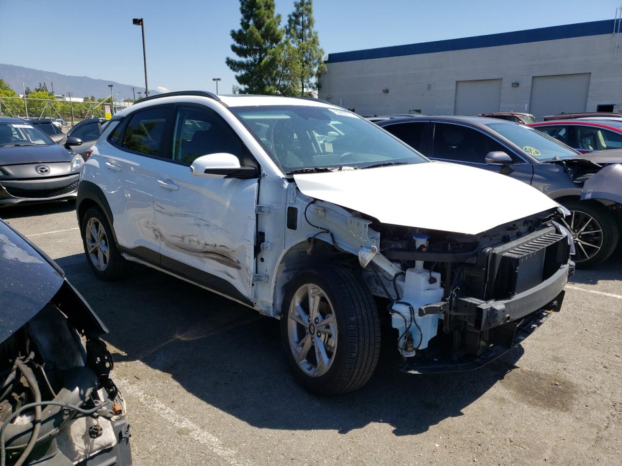 Photo 3 VIN: KM8K32AB7NU919808 - HYUNDAI KONA 