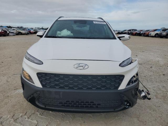 Photo 4 VIN: KM8K32AB8NU765917 - HYUNDAI KONA 