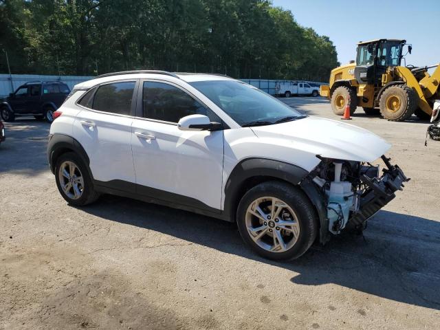 Photo 3 VIN: KM8K32ABXNU840035 - HYUNDAI KONA 