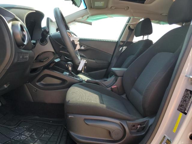 Photo 6 VIN: KM8K32ABXNU849723 - HYUNDAI KONA 