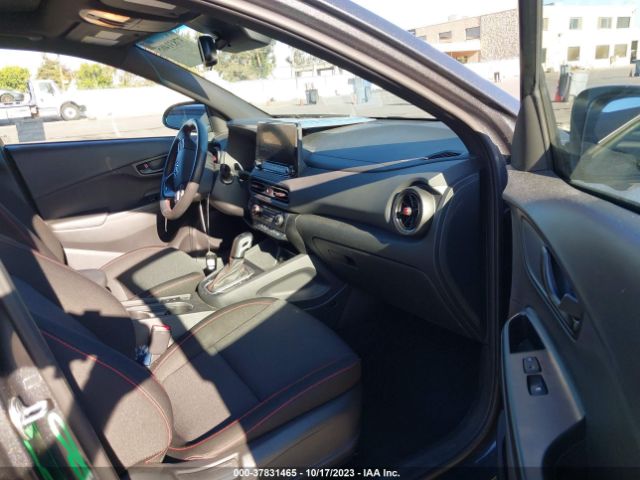 Photo 4 VIN: KM8K33A37NU867644 - HYUNDAI KONA 