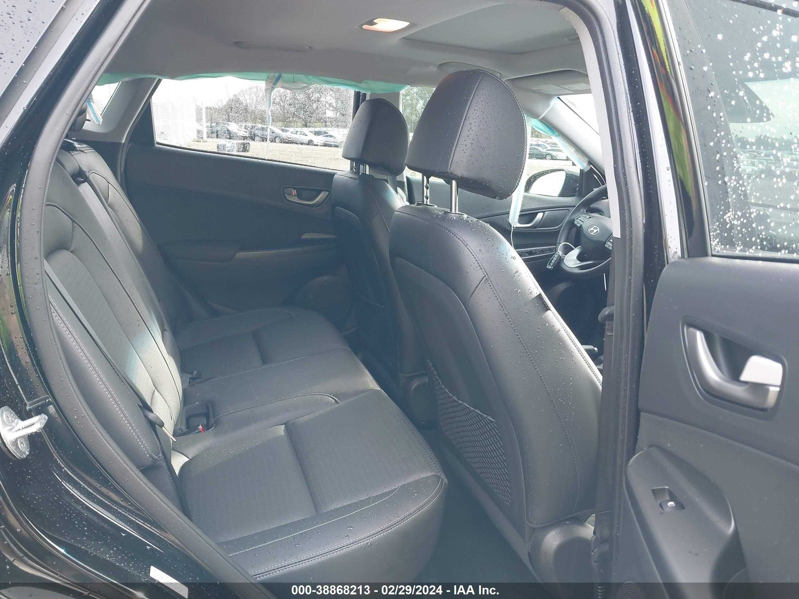 Photo 7 VIN: KM8K33A50MU724924 - HYUNDAI KONA 