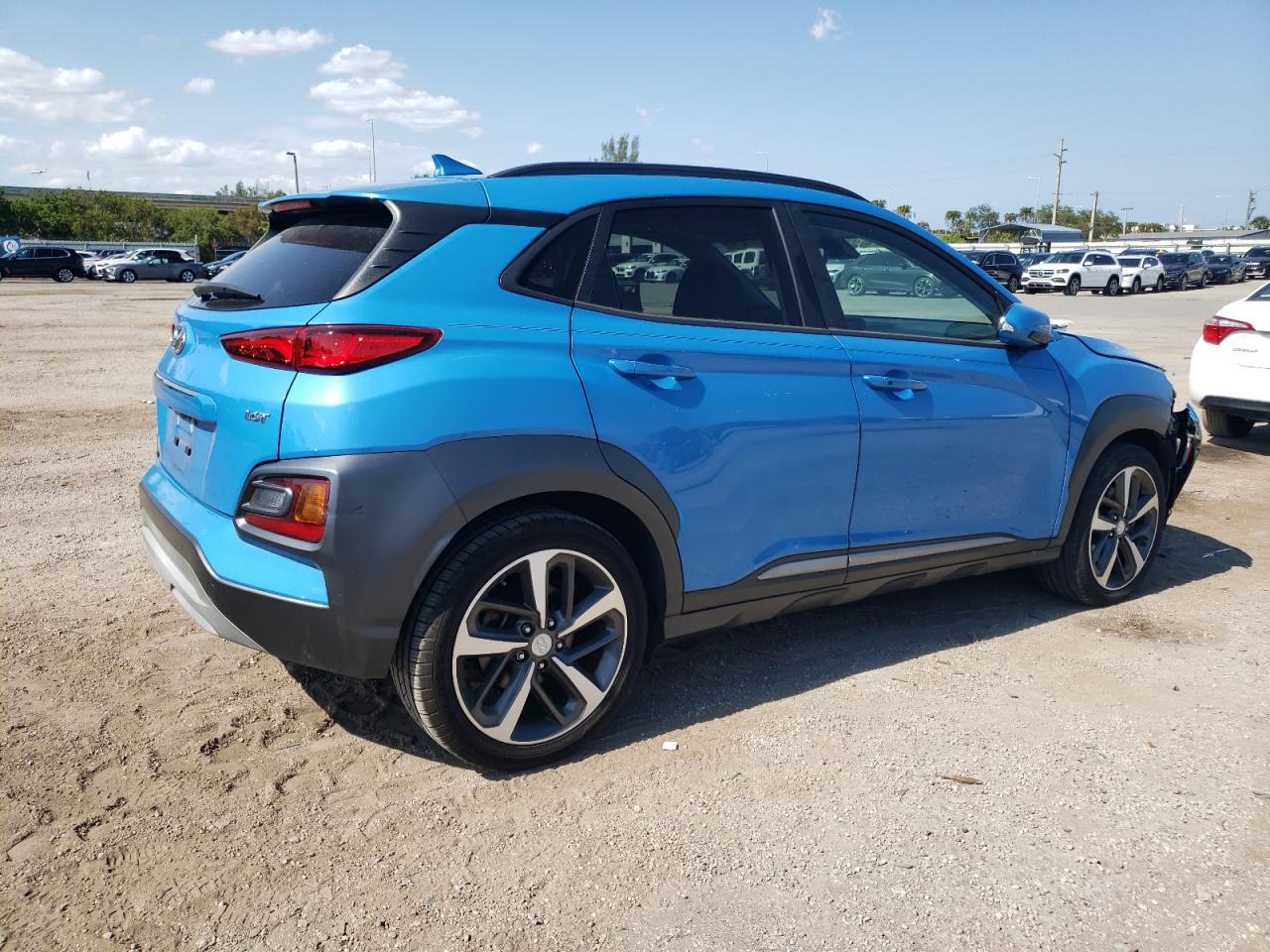 Photo 2 VIN: KM8K33A52MU629670 - HYUNDAI KONA 