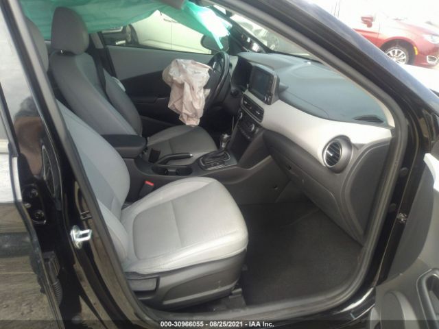 Photo 4 VIN: KM8K33A54JU105612 - HYUNDAI KONA 