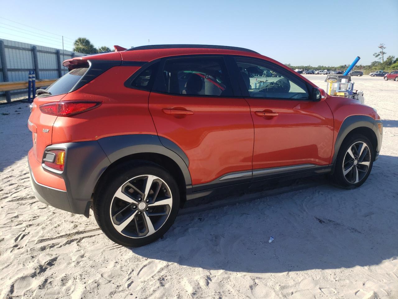 Photo 2 VIN: KM8K33A58KU207027 - HYUNDAI KONA 