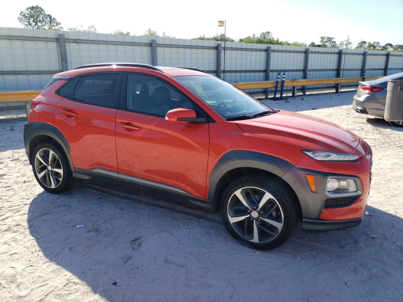 Photo 3 VIN: KM8K33A58KU207027 - HYUNDAI KONA 