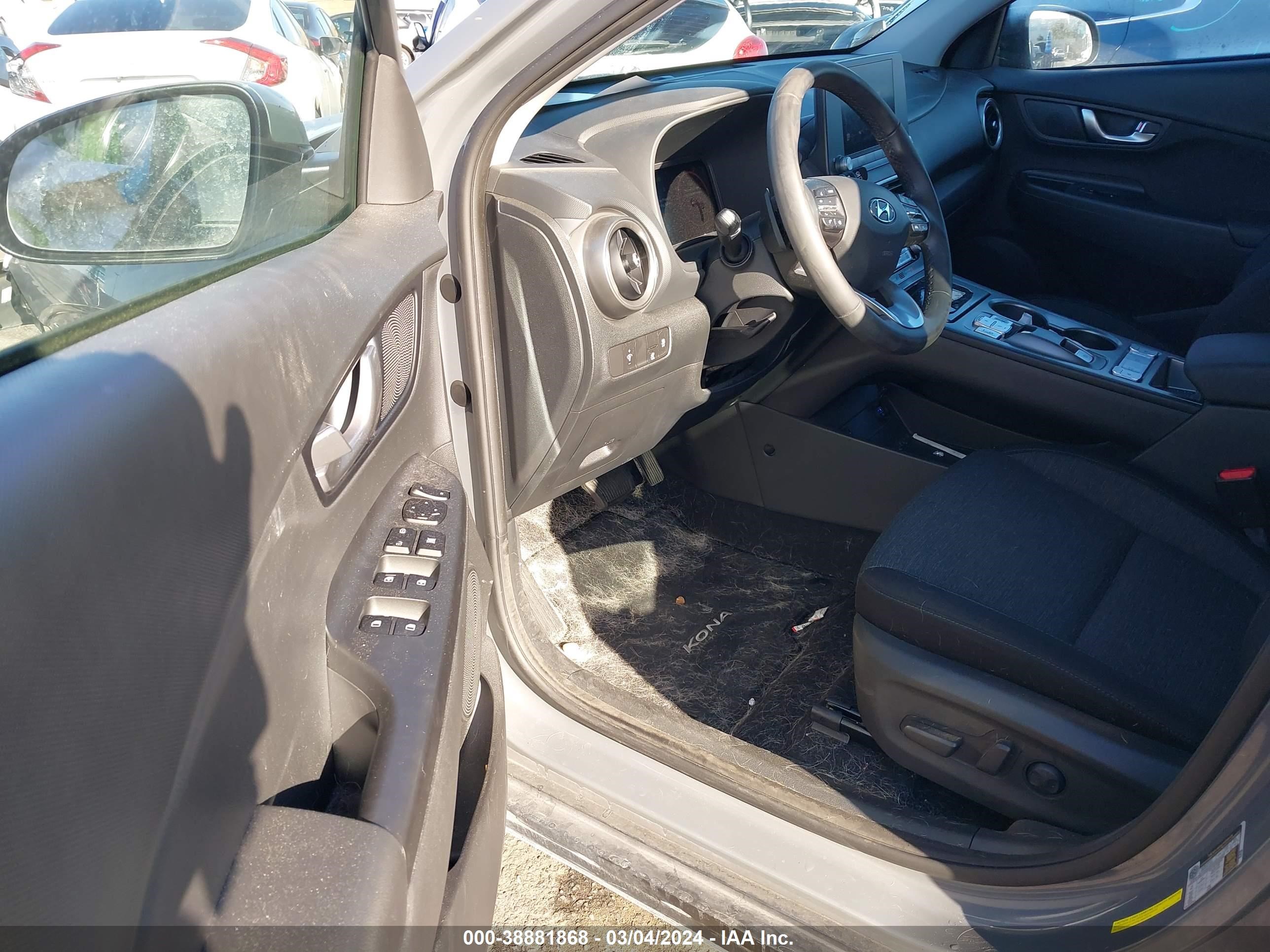 Photo 4 VIN: KM8K33AG2NU140186 - HYUNDAI KONA 