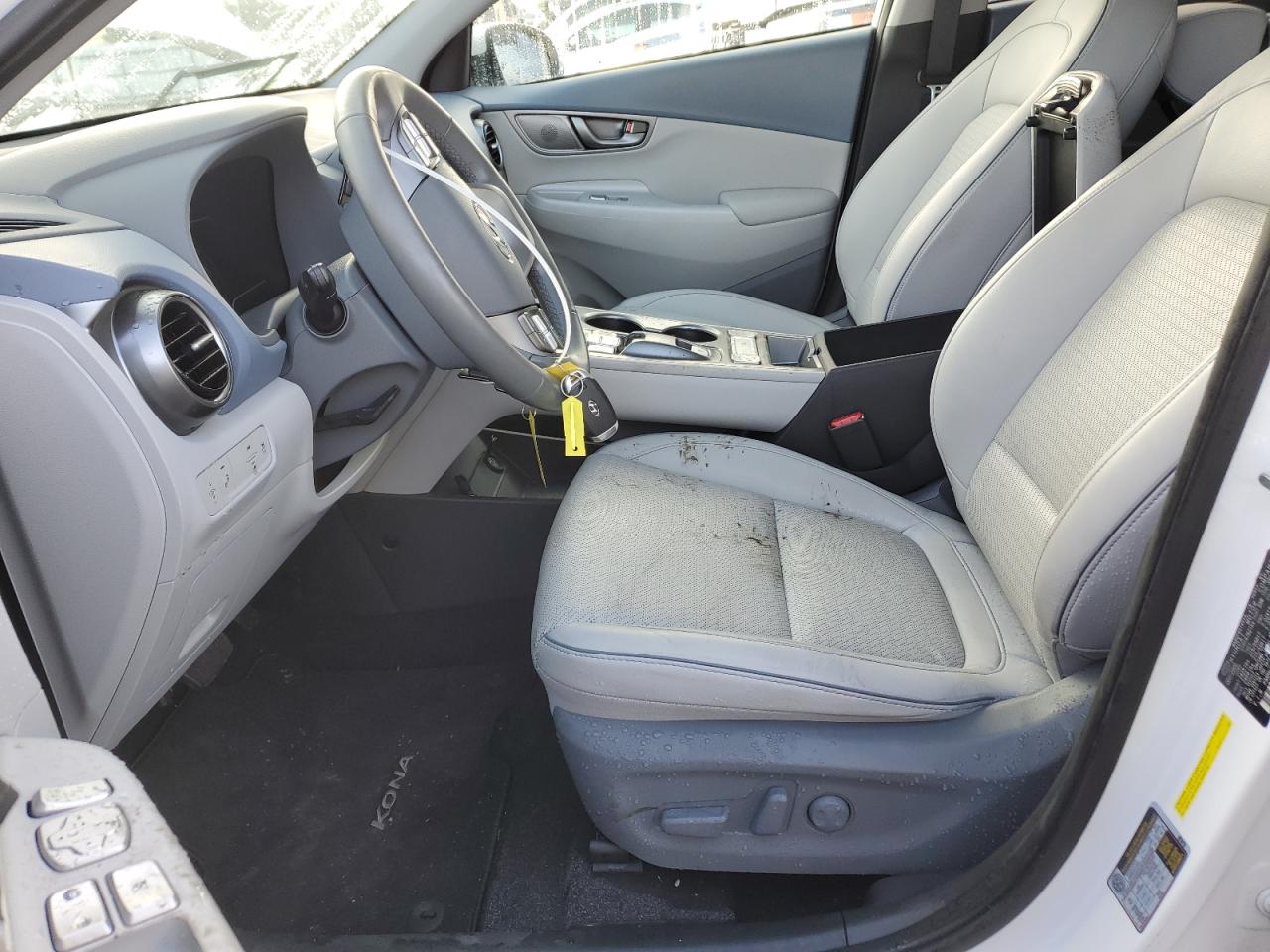 Photo 6 VIN: KM8K33AG3MU128224 - HYUNDAI KONA 