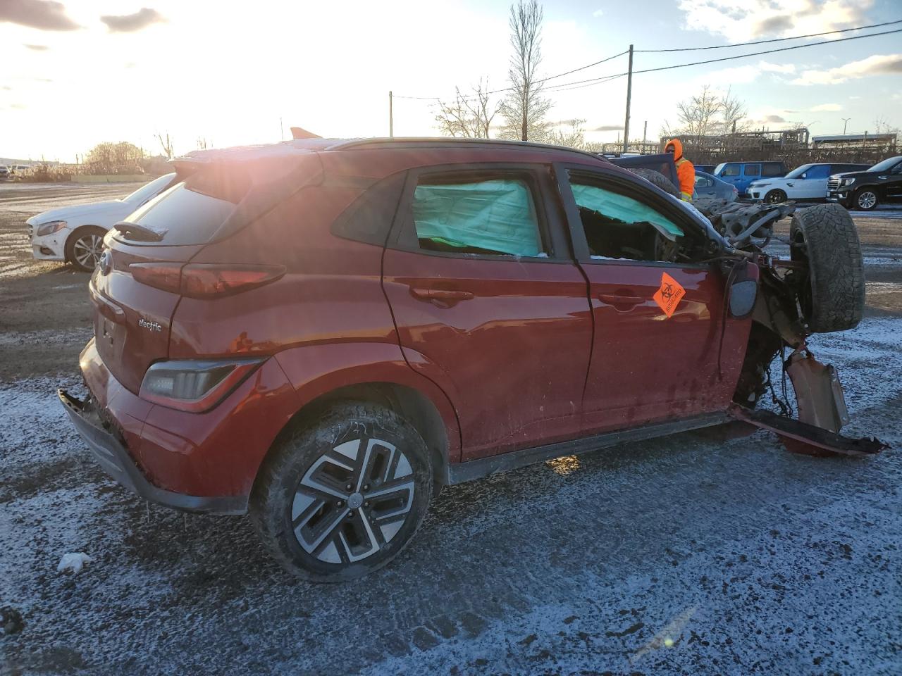 Photo 2 VIN: KM8K33AG5NU145365 - HYUNDAI KONA 