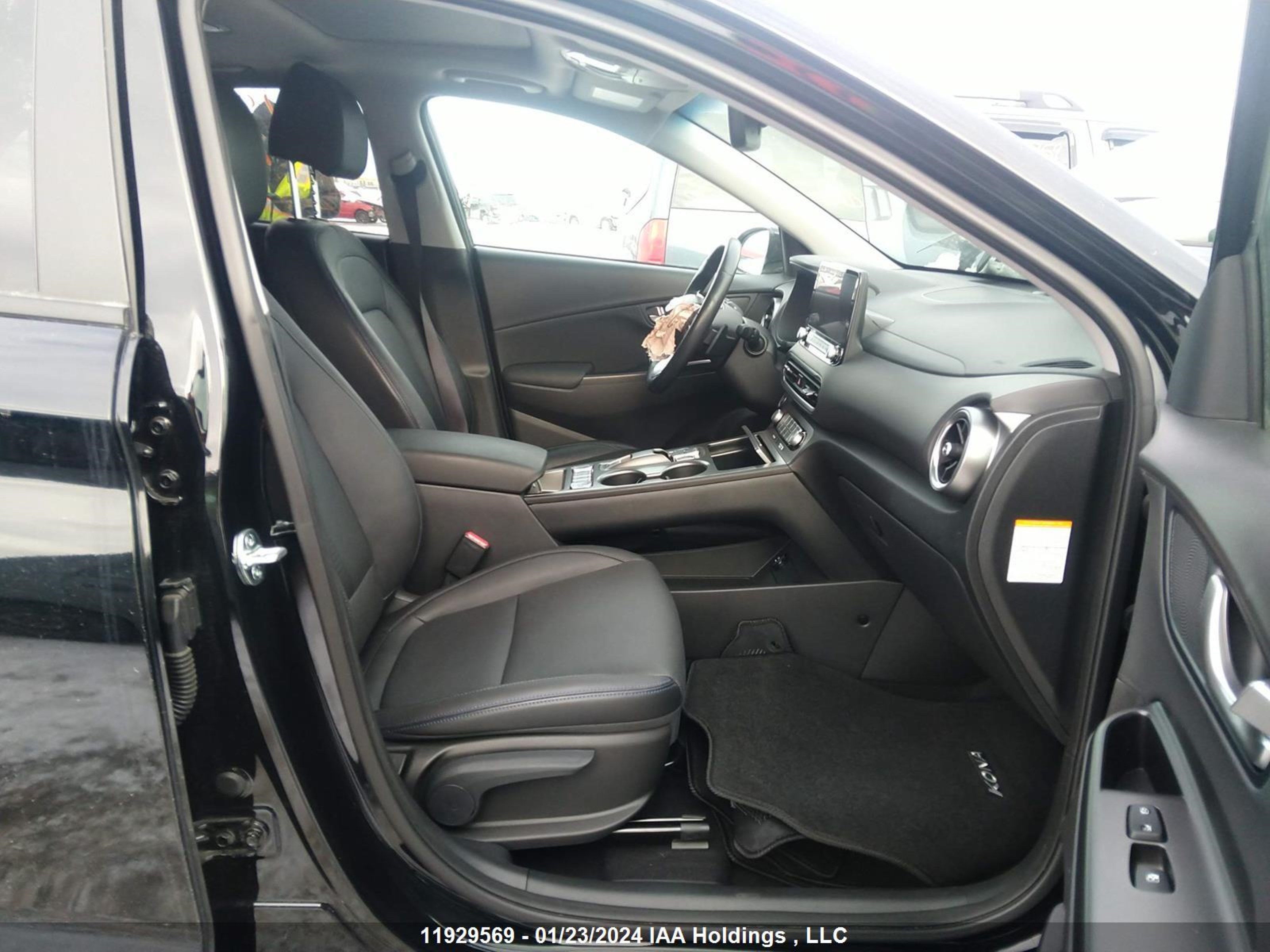 Photo 4 VIN: KM8K33AG8PU177214 - HYUNDAI KONA 