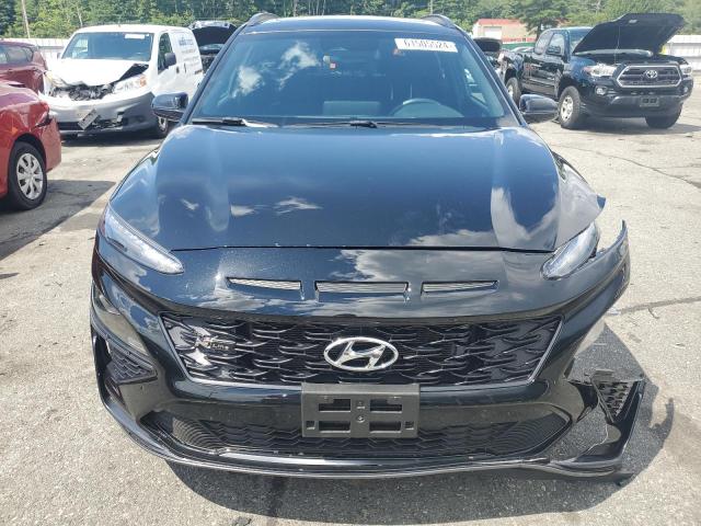 Photo 4 VIN: KM8K3CA31PU973302 - HYUNDAI KONA 