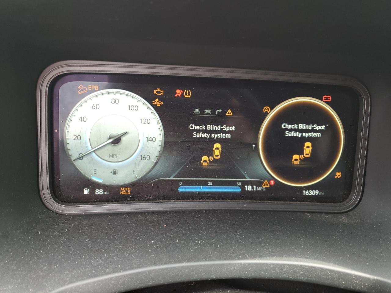 Photo 8 VIN: KM8K3CA35NU776016 - HYUNDAI KONA 