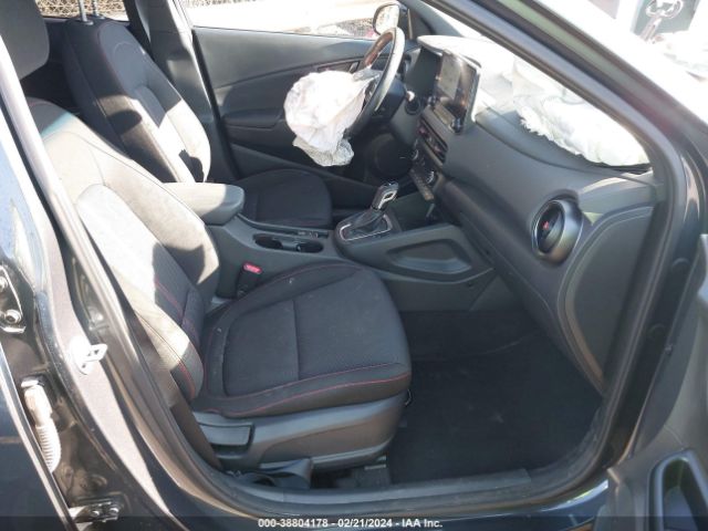 Photo 4 VIN: KM8K3CA35NU852169 - HYUNDAI KONA 