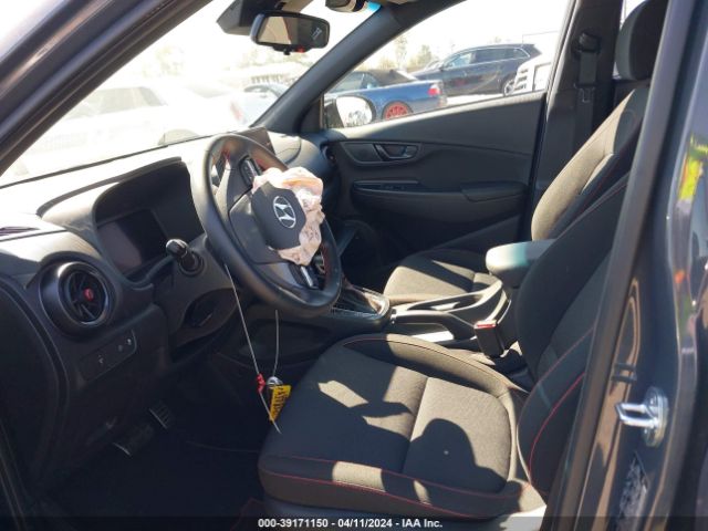 Photo 4 VIN: KM8K3CA38PU031604 - HYUNDAI KONA 