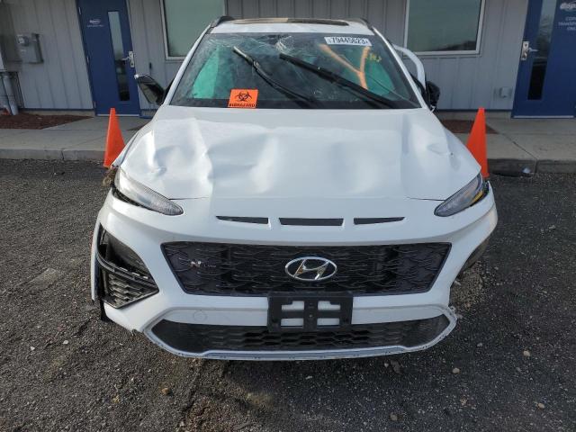 Photo 4 VIN: KM8K3CA38PU985382 - HYUNDAI KONA 