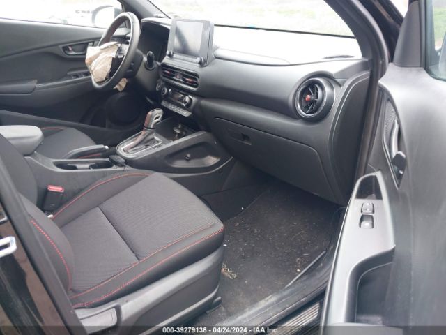 Photo 4 VIN: KM8K3CA39NU911496 - HYUNDAI KONA 